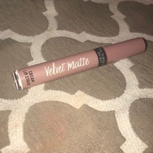 Victoria’s Secret Velvet Matte Lip Stain